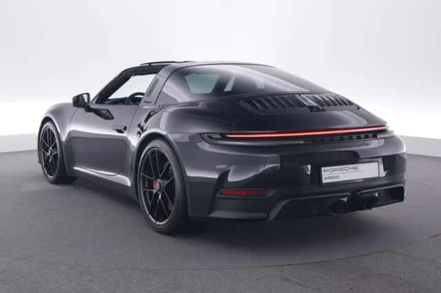 Porsche 911 (2026) thumbnail 3