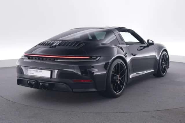 Porsche 911 (2026) thumbnail 5