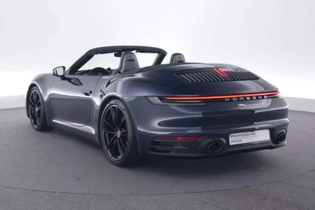 Porsche 911 (2020) thumbnail 3
