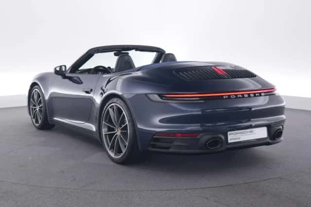Porsche 911 (2021) thumbnail 3