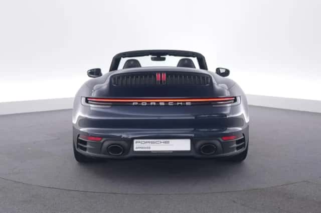Porsche 911 (2021) thumbnail 4