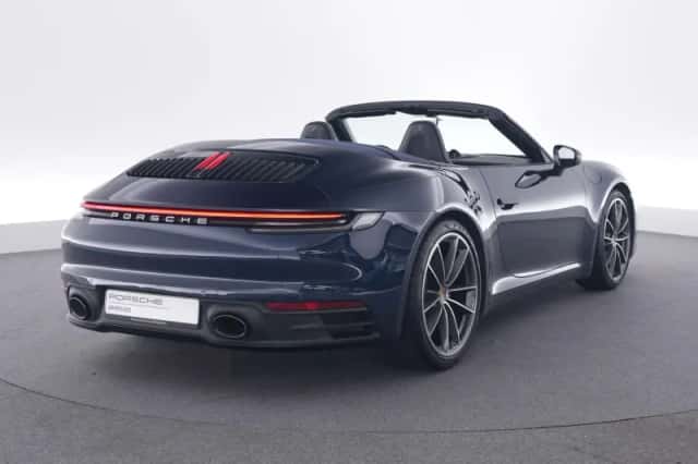 Porsche 911 (2021) thumbnail 5