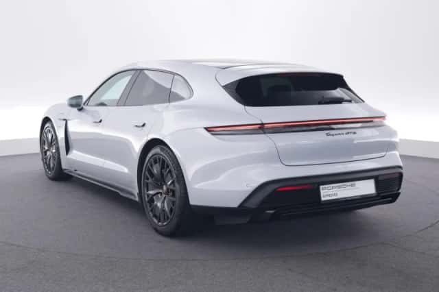 Porsche Taycan (2023) thumbnail 3