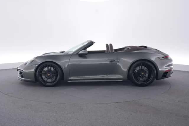 Porsche 911 (2022) thumbnail 2