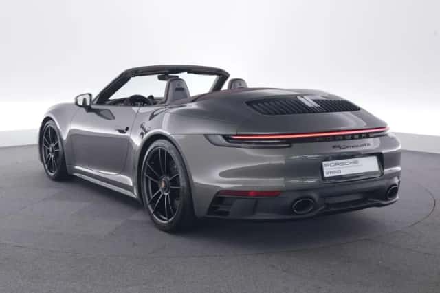 Porsche 911 (2022) thumbnail 3