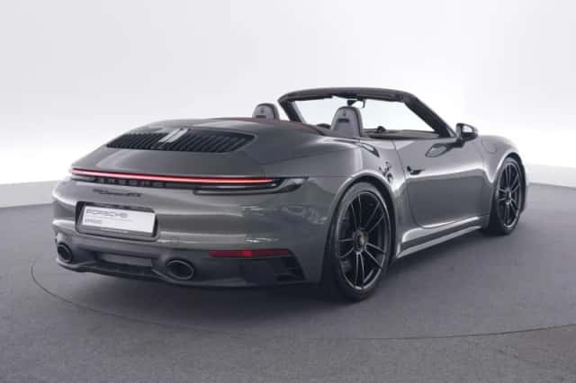Porsche 911 (2022) thumbnail 5