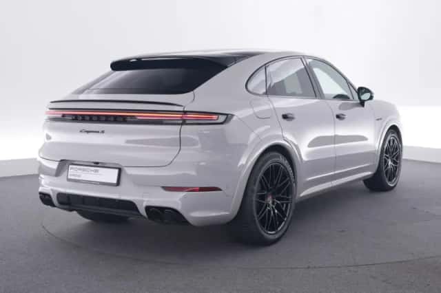 Porsche Cayenne (2024) thumbnail 5