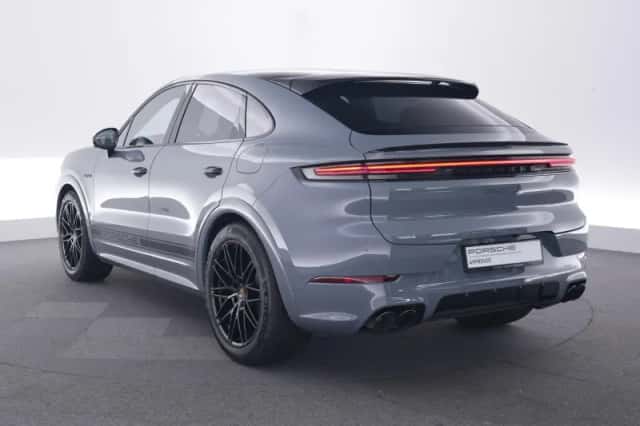Porsche Cayenne (2025) thumbnail 3