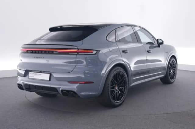 Porsche Cayenne (2025) thumbnail 5