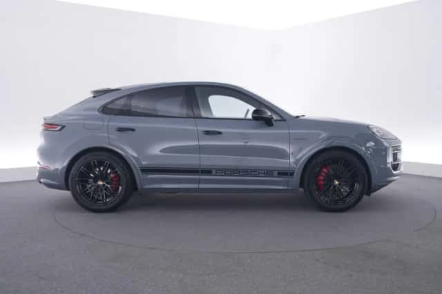 Porsche Cayenne (2025) thumbnail 6