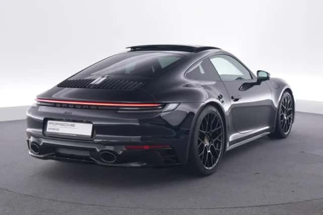 Porsche 911 (2023) thumbnail 5