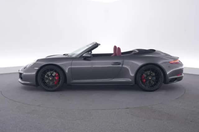 Porsche 911 (2018) thumbnail 2