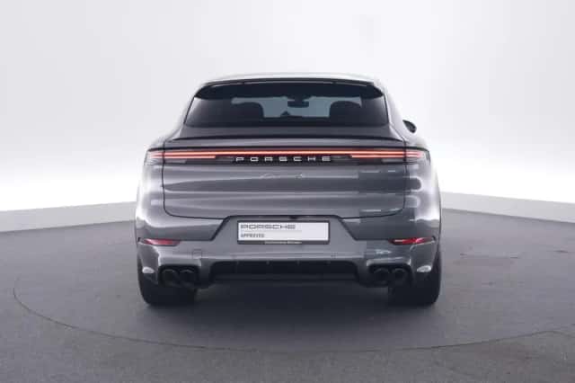 Porsche Cayenne (2025) thumbnail 4