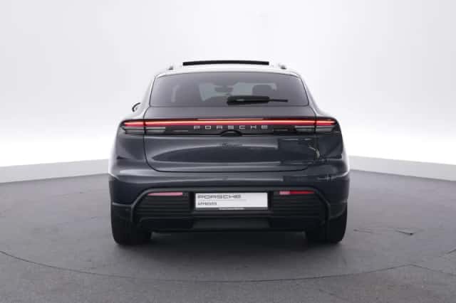 Porsche Macan (2025) thumbnail 4