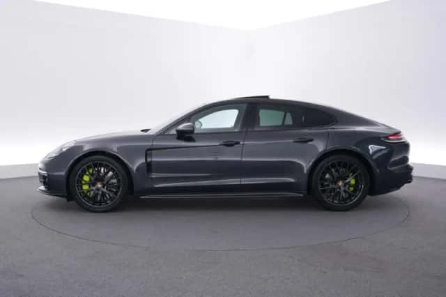 Porsche Panamera (2023) thumbnail 2