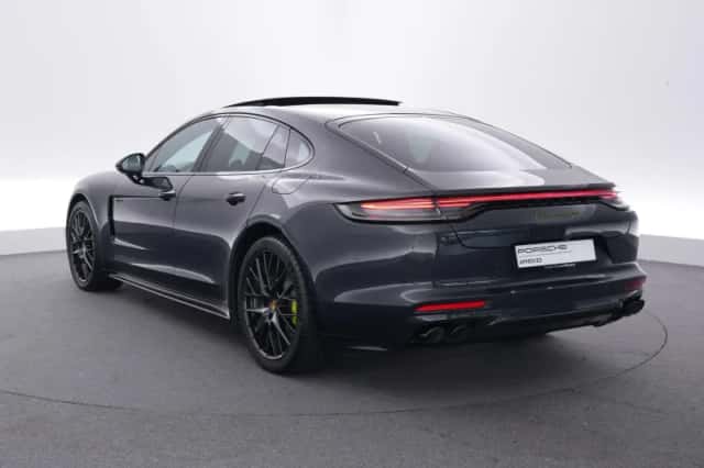 Porsche Panamera (2023) thumbnail 3