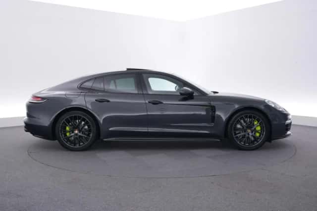 Porsche Panamera (2023) thumbnail 6