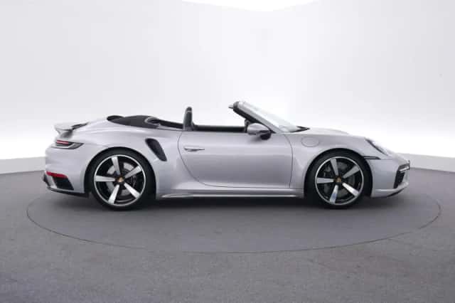 Porsche 911 (2021) thumbnail 6
