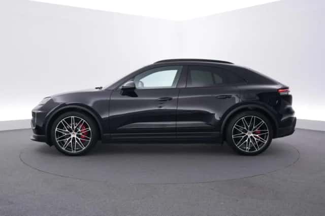 Porsche Macan (2026) thumbnail 2