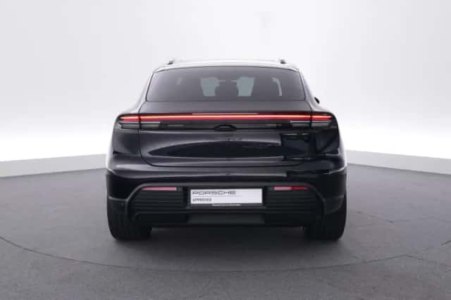 Porsche Macan (2026) thumbnail 4