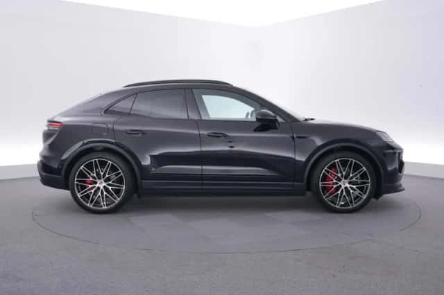 Porsche Macan (2026) thumbnail 6