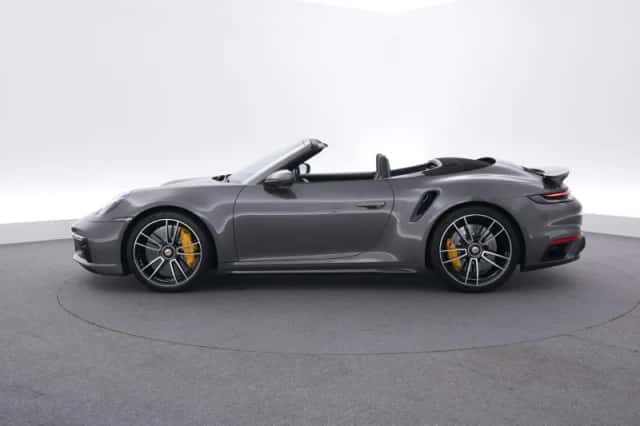 Porsche 911 (2021) thumbnail 2