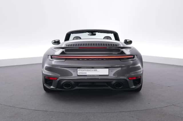Porsche 911 (2021) thumbnail 4