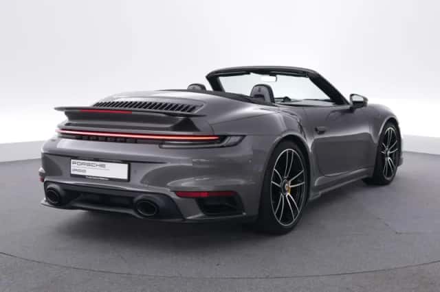 Porsche 911 (2021) thumbnail 5