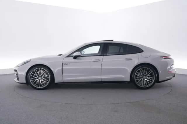 Porsche Panamera (2026) thumbnail 2