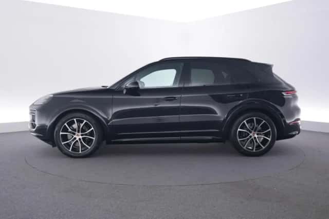 Porsche Cayenne (2026) thumbnail 2