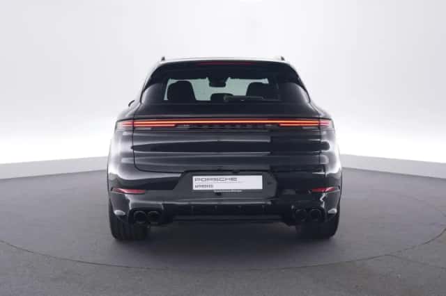 Porsche Cayenne (2026) thumbnail 4
