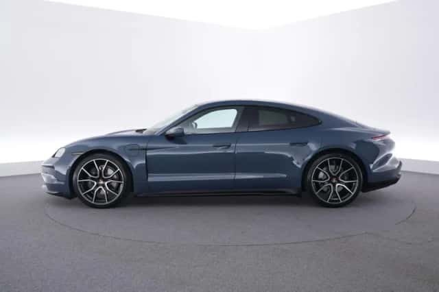 Porsche Taycan (2026) thumbnail 2