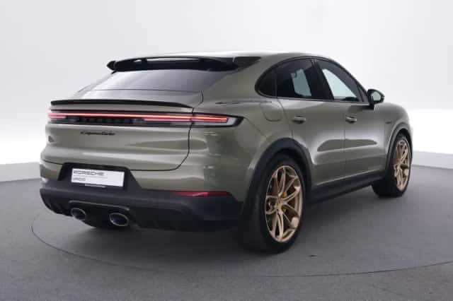 Porsche Cayenne (2024) thumbnail 5