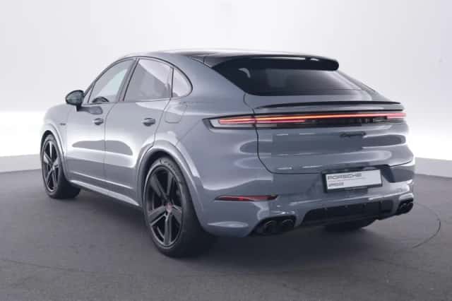 Porsche Cayenne (2025) thumbnail 3