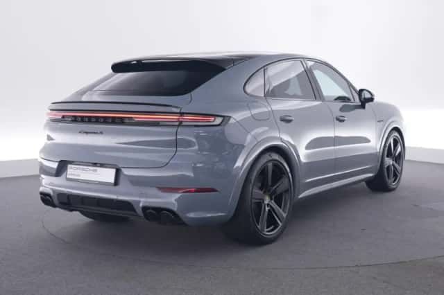 Porsche Cayenne (2025) thumbnail 5