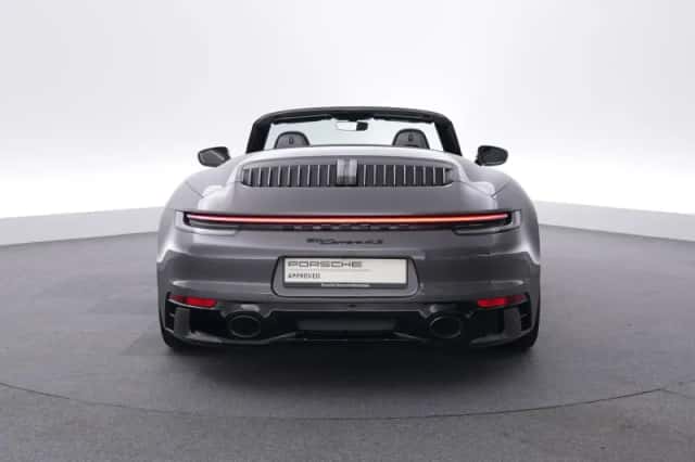 Porsche 911 (2021) thumbnail 4
