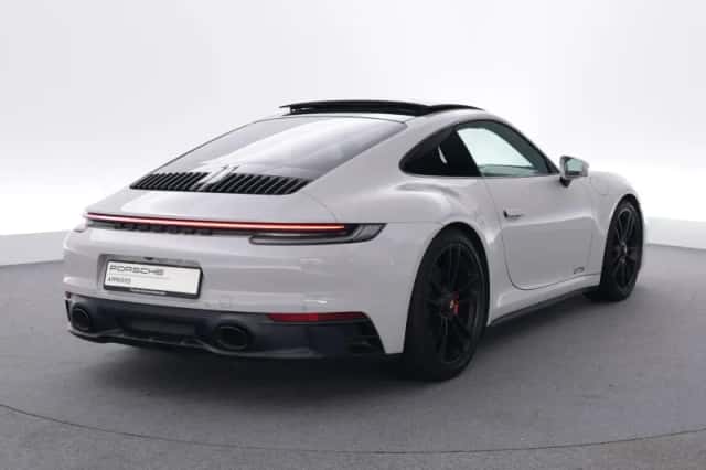 Porsche 911 (2023) thumbnail 5