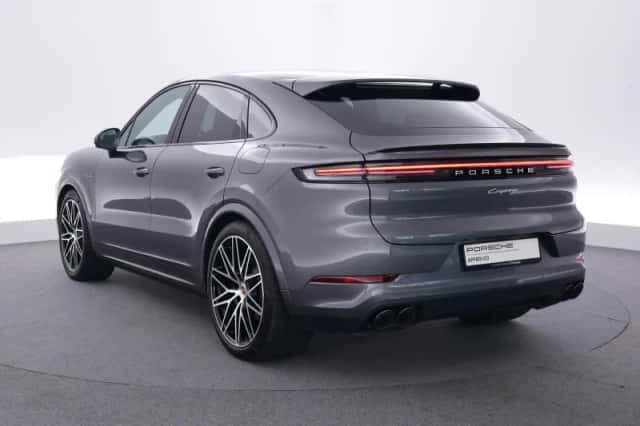 Porsche Cayenne (2025) thumbnail 3