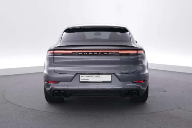 Porsche Cayenne (2025) thumbnail 4