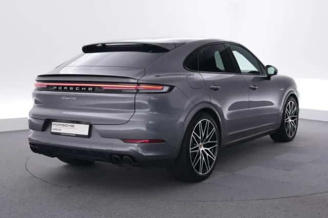 Porsche Cayenne (2025) thumbnail 5