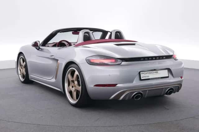 Porsche 718 (2021) thumbnail 3