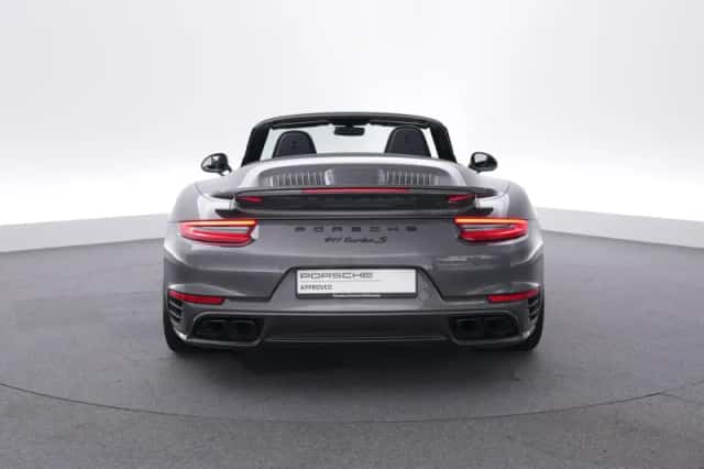 Porsche 911 (2018) thumbnail 4