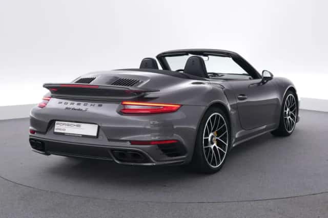 Porsche 911 (2018) thumbnail 5