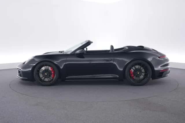 Porsche 911 (2022) thumbnail 2