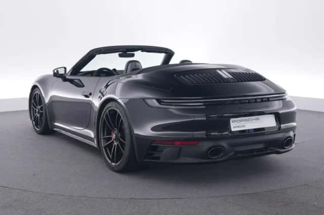 Porsche 911 (2022) thumbnail 3