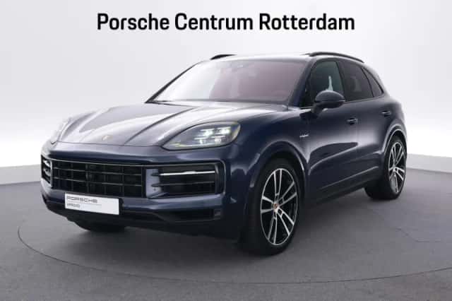 Porsche Cayenne (2024) thumbnail 1