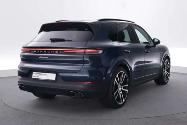 Porsche Cayenne (2024) thumbnail 5