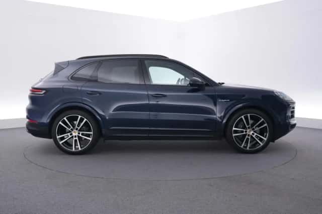 Porsche Cayenne (2024) thumbnail 6