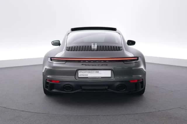 Porsche 911 (2022) thumbnail 4