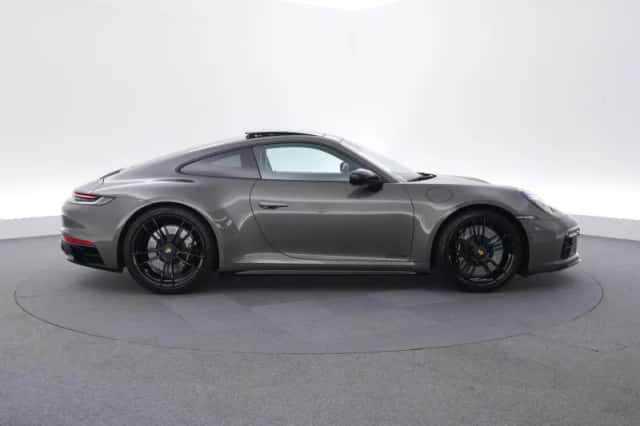 Porsche 911 (2022) thumbnail 6